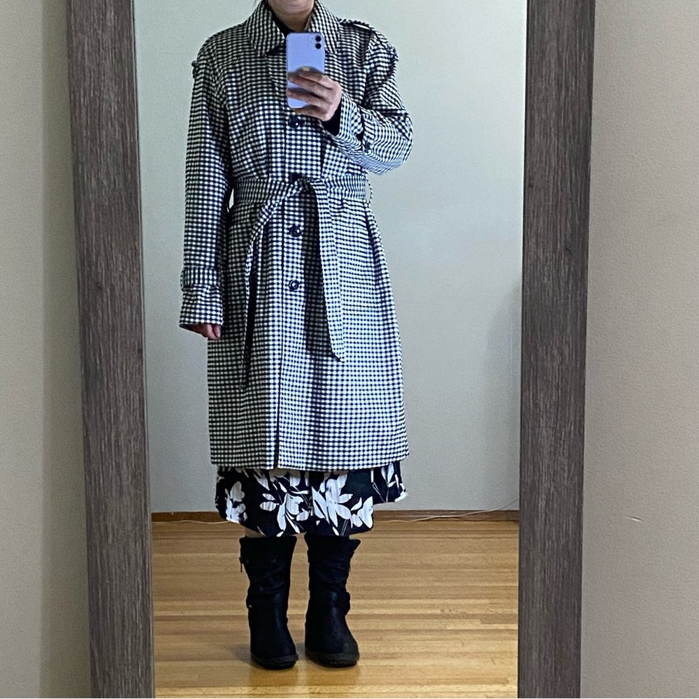 Badgley Mischka Plaid Trench Coat with Satin Blue Lining - Picture 5 of 17